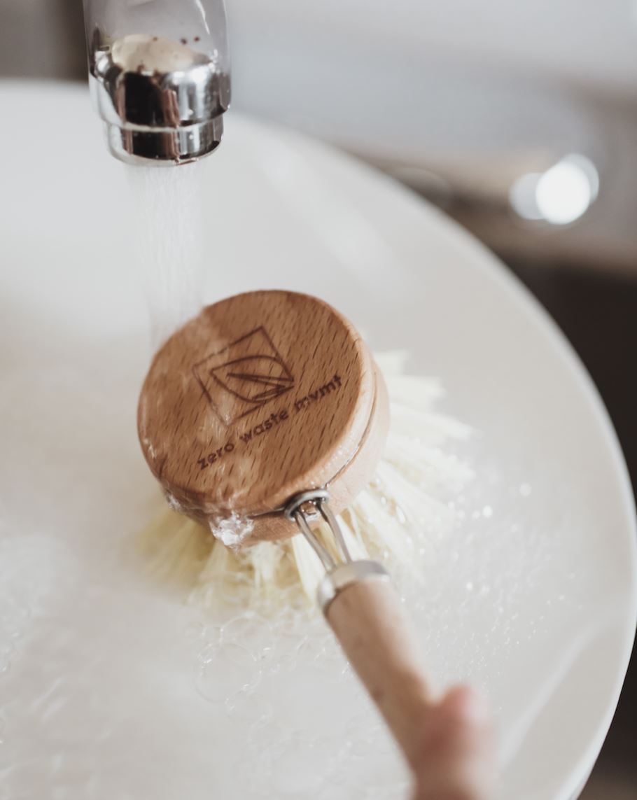 Wooden Cleaning Brush Zero Waste MVMT